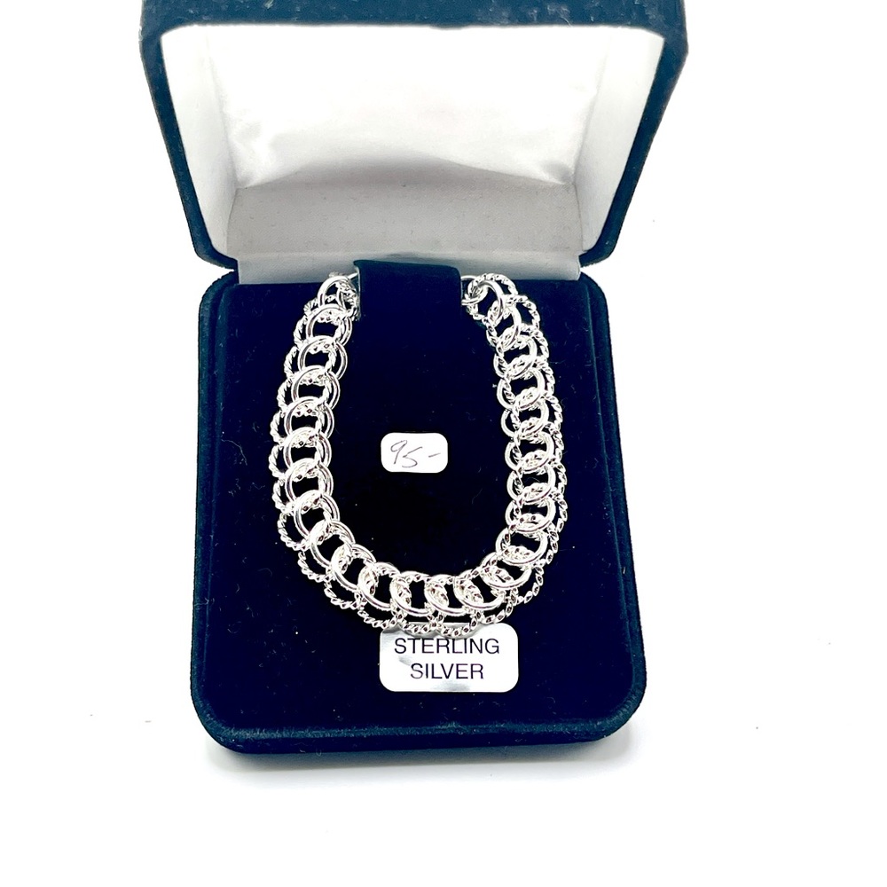 Absolutely stunning Sterling Silver Bracelet priced way below market value.